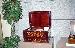 �X�e���@�e�[�u���g�b�v