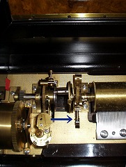 �Z�~�w���R�C�_���̃��[�u�����g