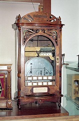 �|���t�H��19�C���`�@���[�Q���g�V���e�B�[���l���̃P�[�X